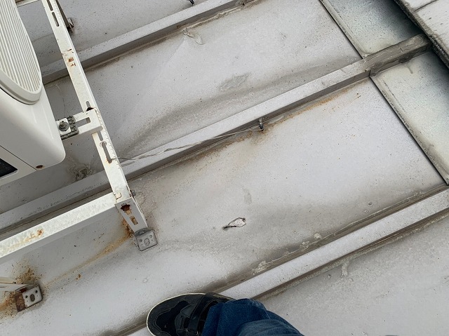 板金穴あき箇所